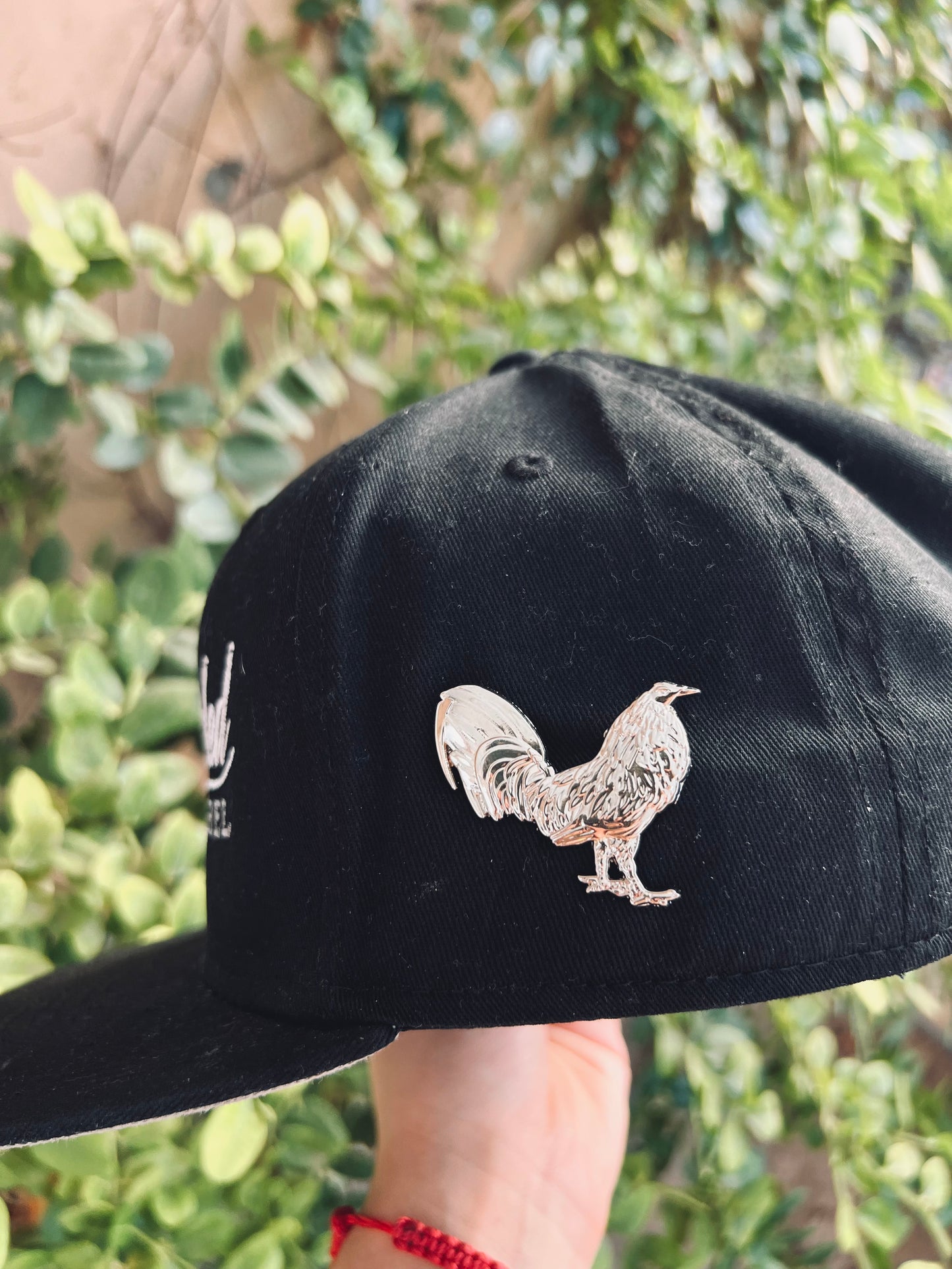 Silver Gallo hat pin